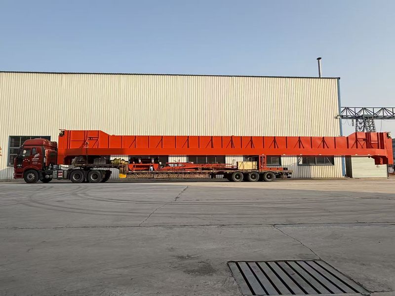 通用橋式起重機(jī) QD10t-28m 制作完成  裝車發(fā)出